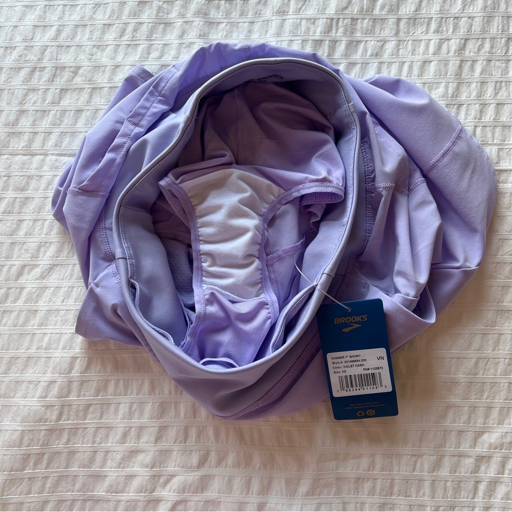 NWT Brooks Women's Chaser 7" Short in Violet Dash, XS - Picture 8 of 15